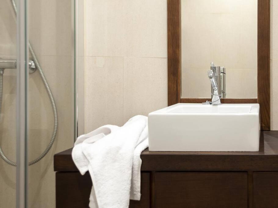 Apartamento En Puerta Del Sol 2 Madrid Kültér fotó